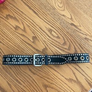 Gender neutral belt